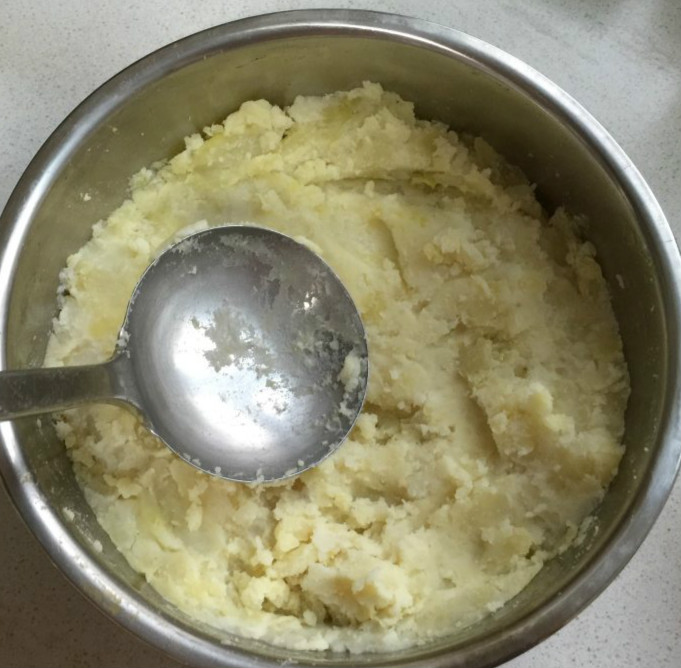 圖片[2]-土豆丸子的做法  孩子都搶著吃比肉都香-起舞食譜網