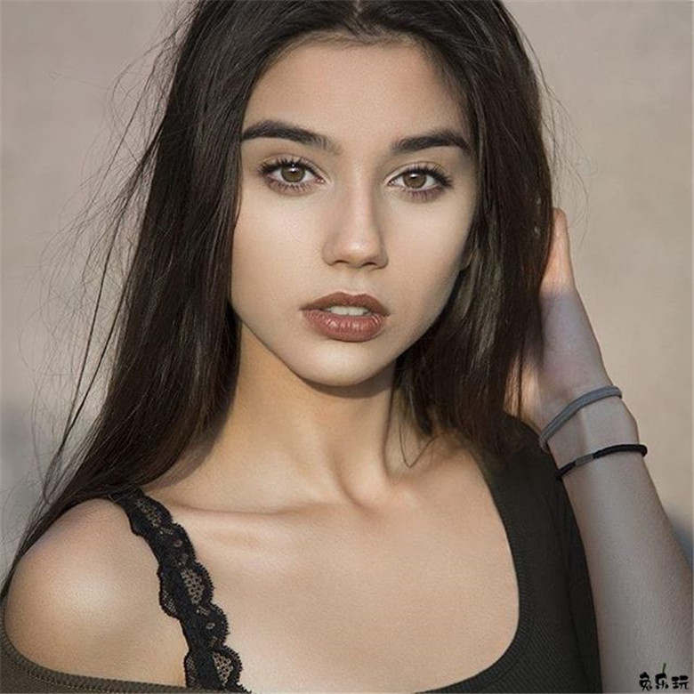 上帝的杰作！波兰大长腿电眼正妹Maja Strojek仙女级模样身材让人着迷！