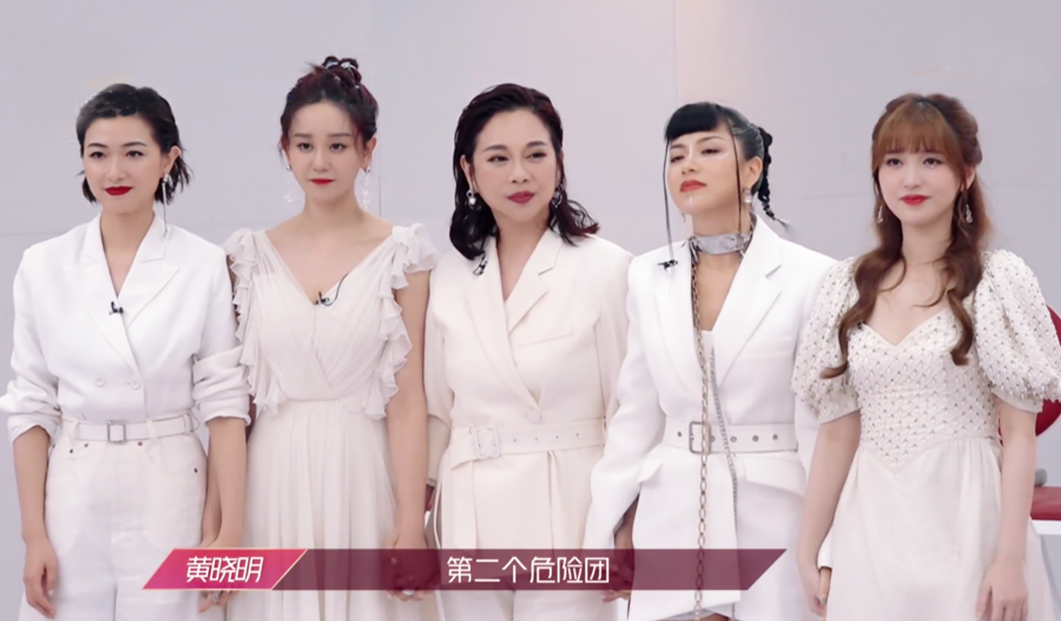 浪姐：万茜开启夸夸群，宝藏团让人意难平，仗