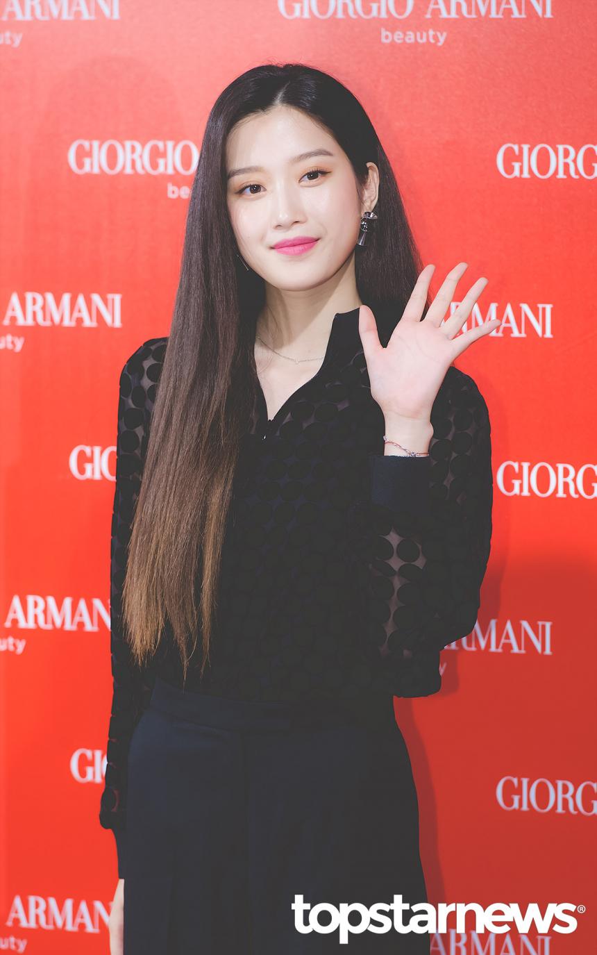 文佳煐毕业于韩国成均馆大学的演技艺术学科,学习能力极高的她在平日