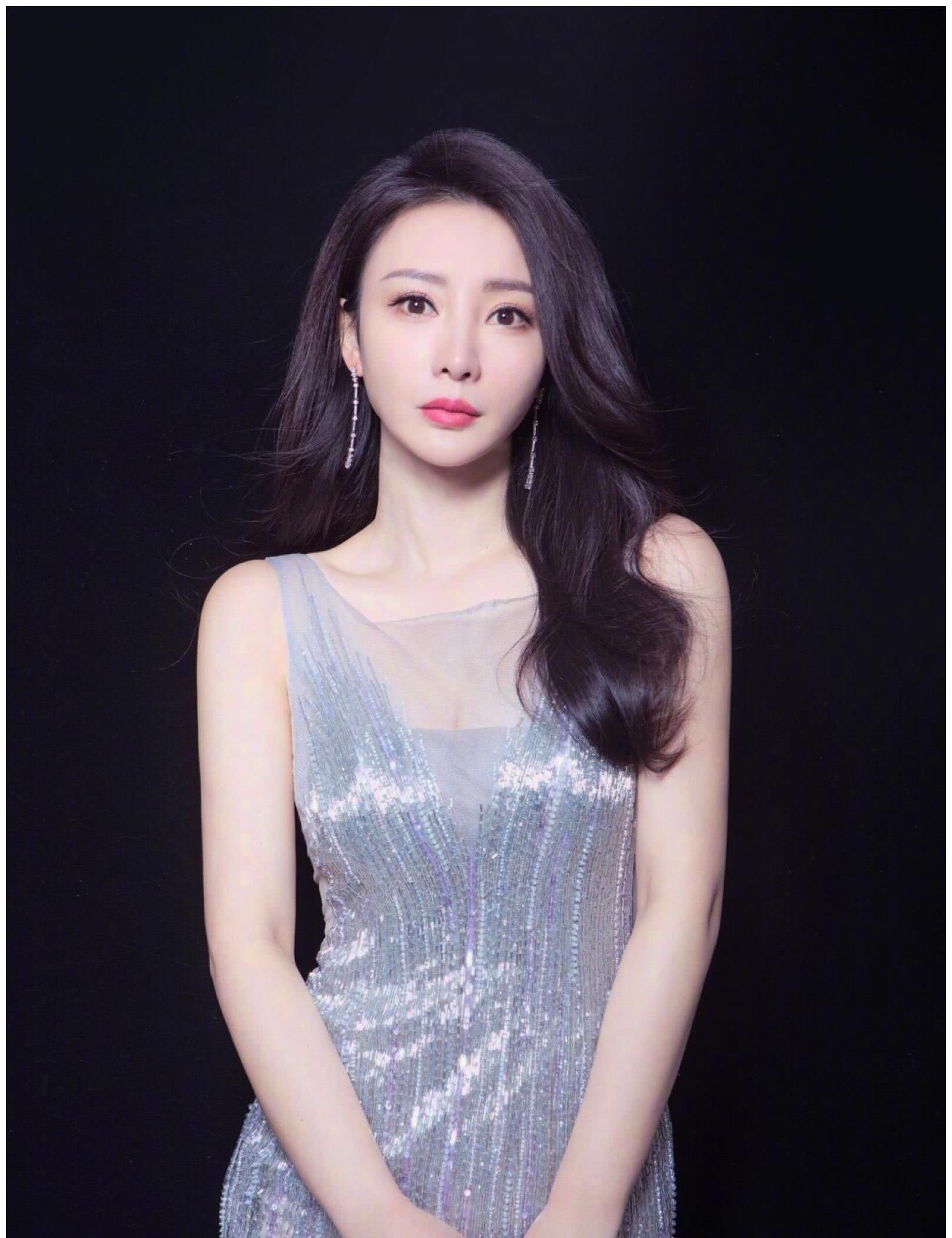 至今未婚的10位大龄女主持人，各有各的苦衷，最大56岁，最小38岁
