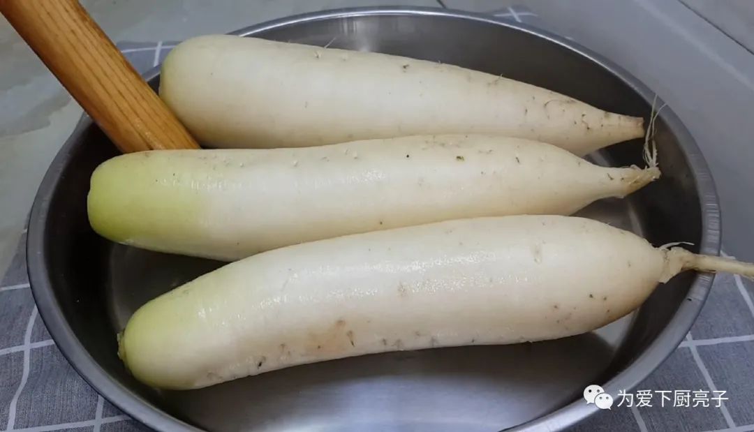 蘿蔔不要包餃子了，筷子一攪，做出創意素丸子，好吃到拿肉都不換