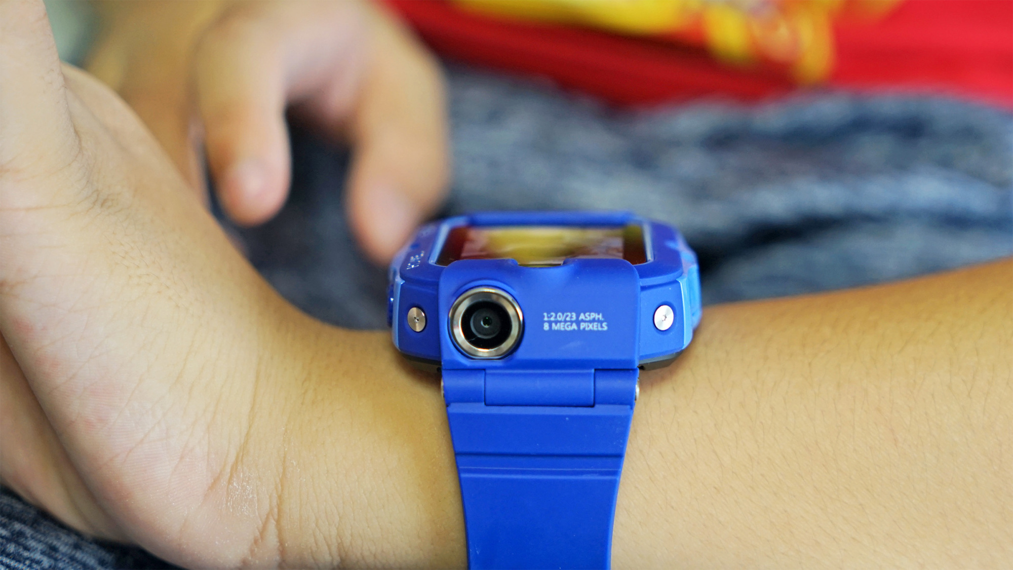 华为儿童手表4X全面测评：安全守护+高清双摄，隔壁小孩都眼馋
