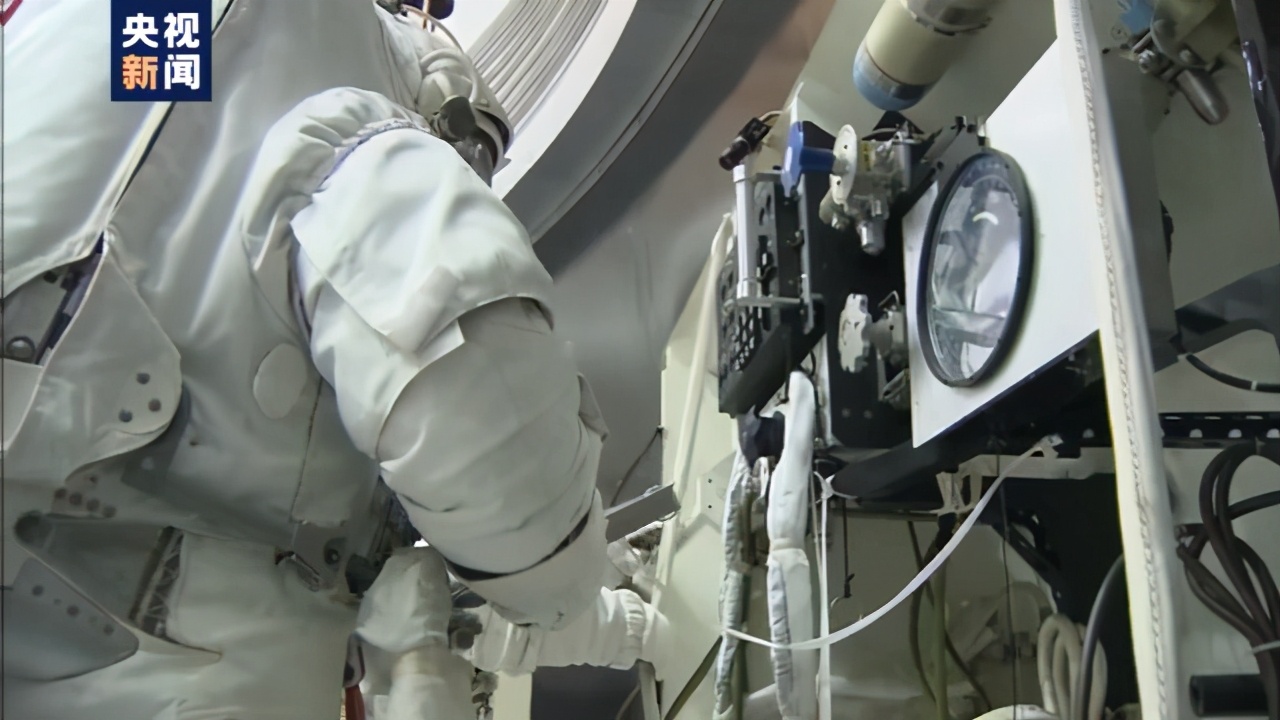 我国空间站核心舱明年春季发射，建成后有多大？