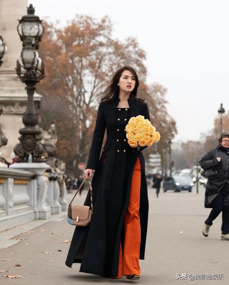 Yao Anna of Ren Zhengfei's daughter wears navel to install miniskirt, strong song heats up Wu Daxiu to be proud person appearance