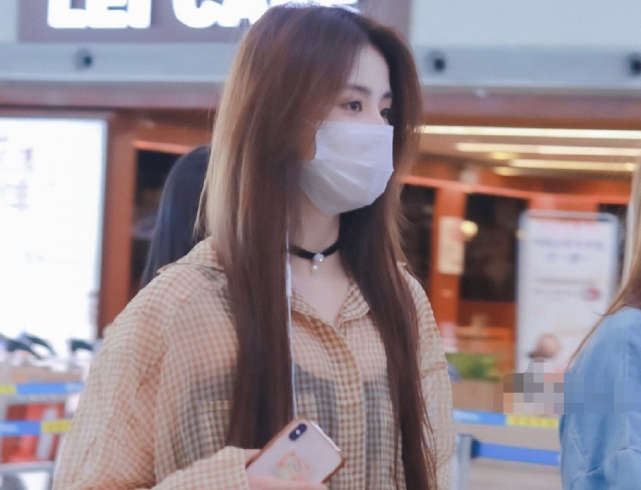 青你2落选后乃万建工作室，金子涵参加综艺，她