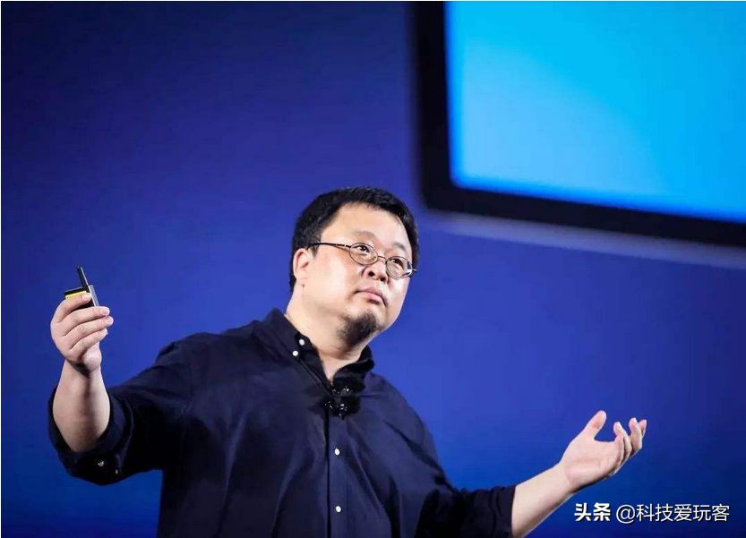 回朔评测锤子T1：它是天生骄傲的罗永浩和他固执匠人精神的物质