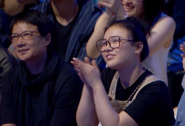 坐在观众席的马思纯怎么回事 马思纯近照曝光简直判若两人