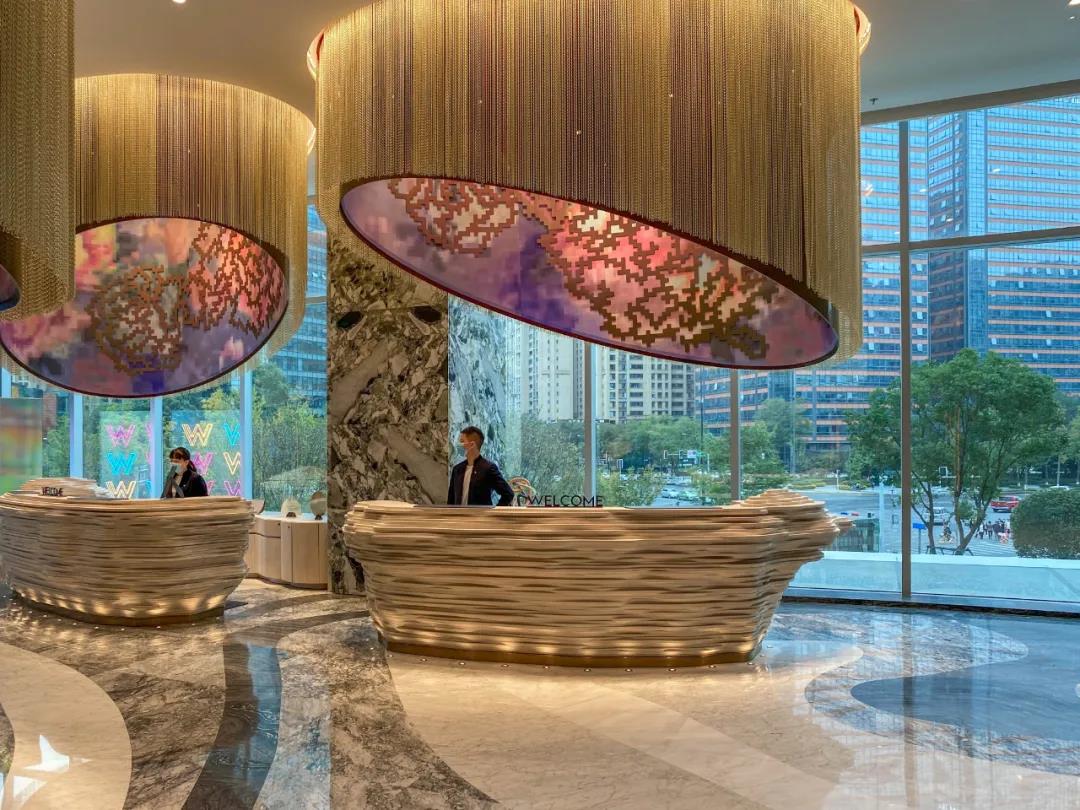 骚气的成都W酒店，潮爆装修大法值得品