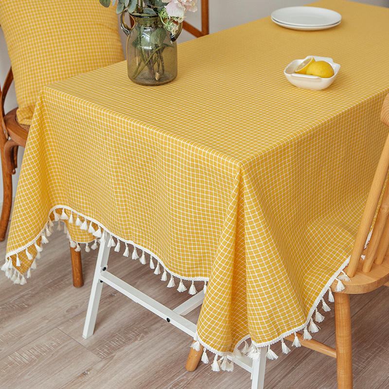 Create a fivestar hotel dining atmosphere, starting from these points