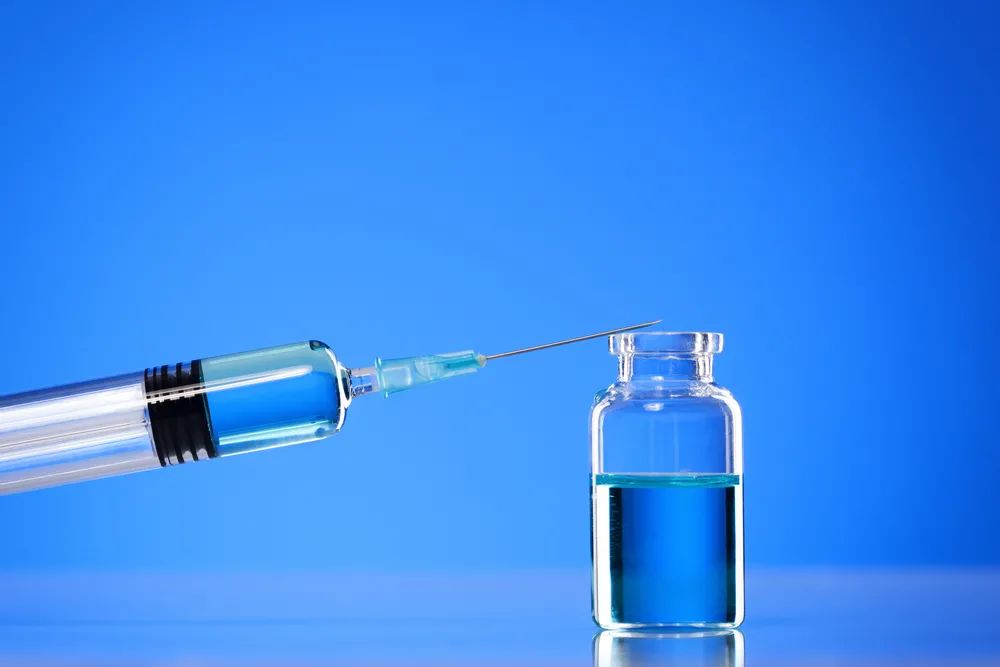 配好的输液水能放多久？中外指南这样说