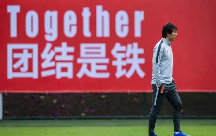 国足惨败澳大利亚！蒋光太失误2分钟丢2球！武磊哑火 李铁3点致命