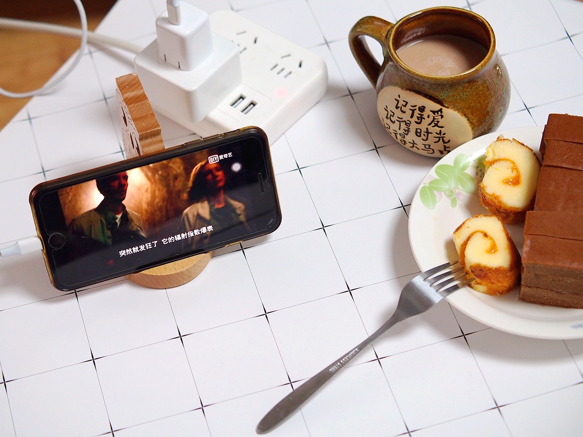 便携迷你快速回血的利器绿联小金刚快充头