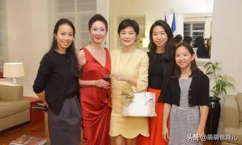 林青霞三个女儿均已长大，女儿近照引热议，网友：爸爸基因太强大