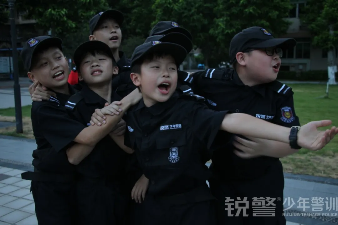 广东警官学院少年警训夏令营：这是成长该有的样子