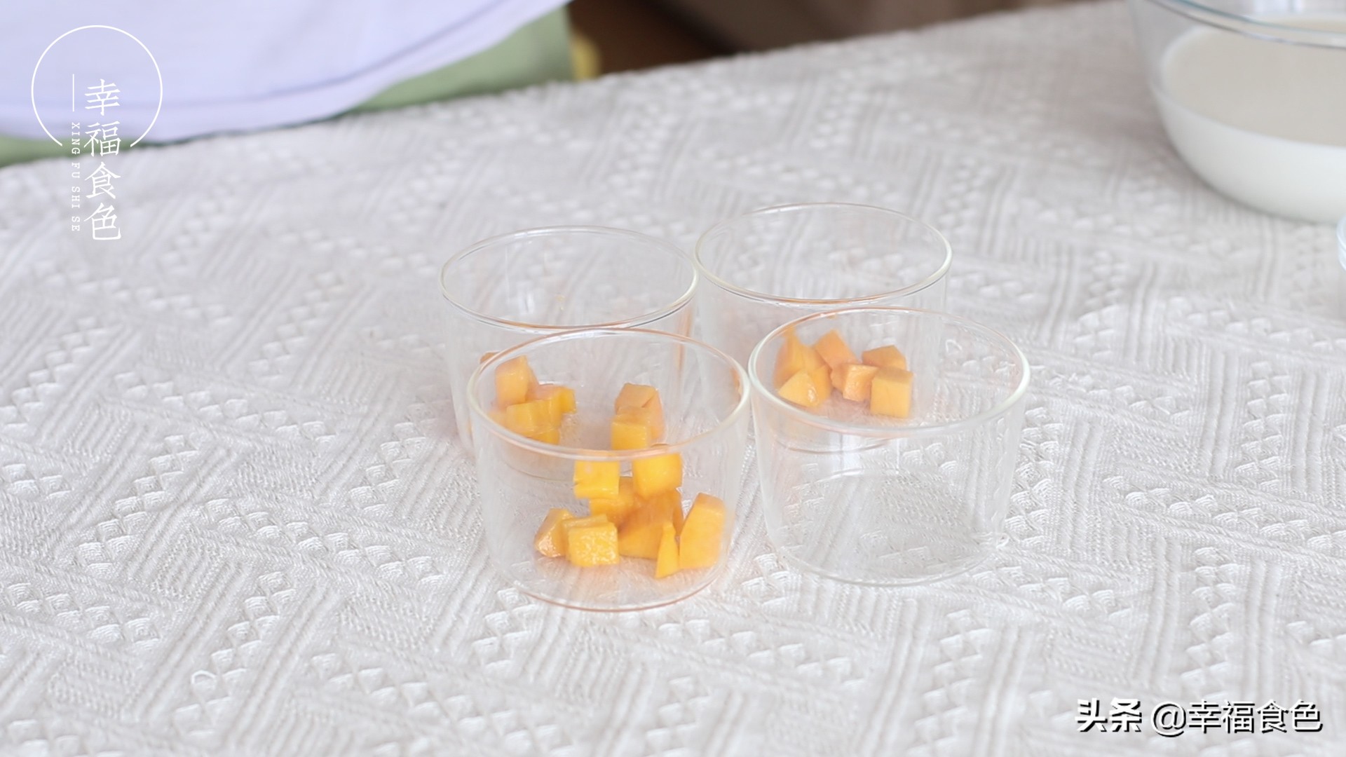 不蒸不烤就能做的芒果布丁，制作0难度，好看又好吃