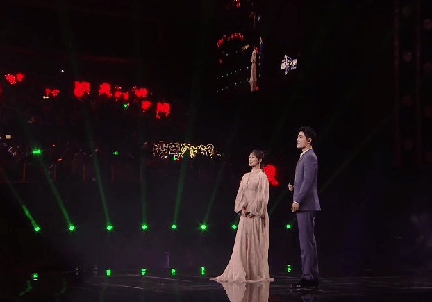 有人暗暗发糖，有人尴尬互动，星光大赏内场真