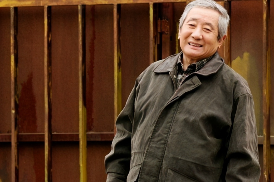 韩国演父亲辈的老演员图片