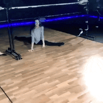 瑜伽美女的内涵GIF：找女朋友一定要找会瑜伽的！