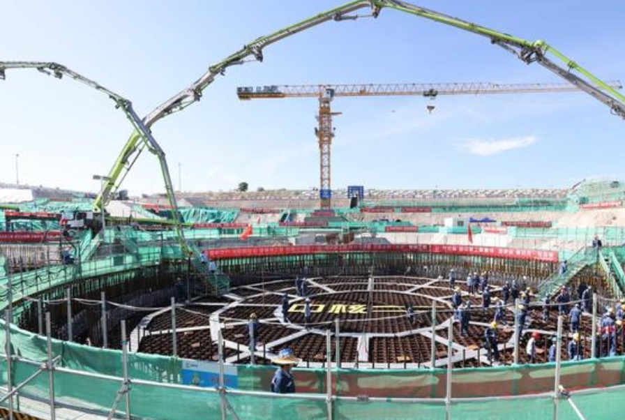全球首堆“玲龙一号”在琼开工 中联重科高端装备助力“双龙”建设