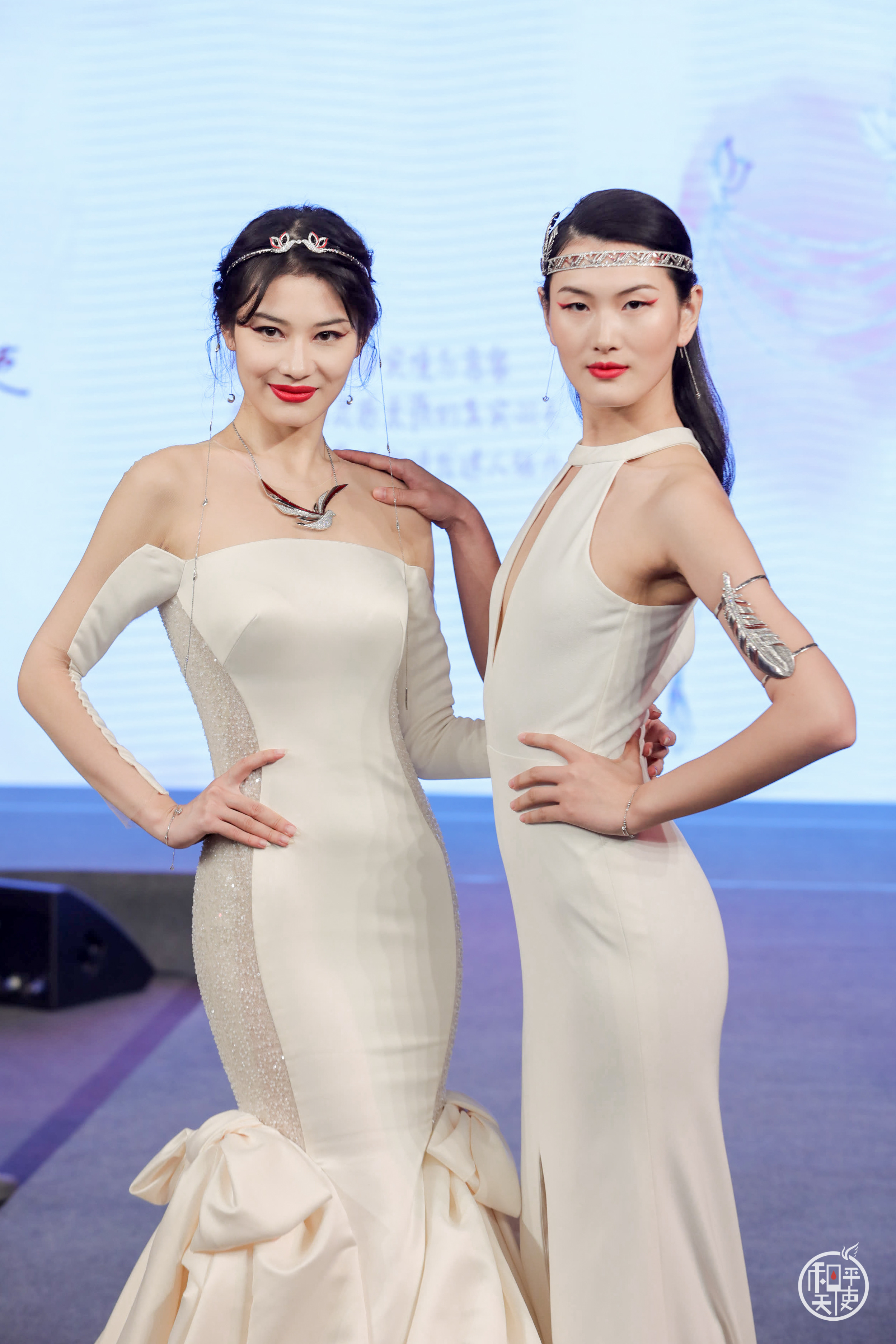周大福和平天使新品大放异彩，王凯亲临概念艺术展助阵