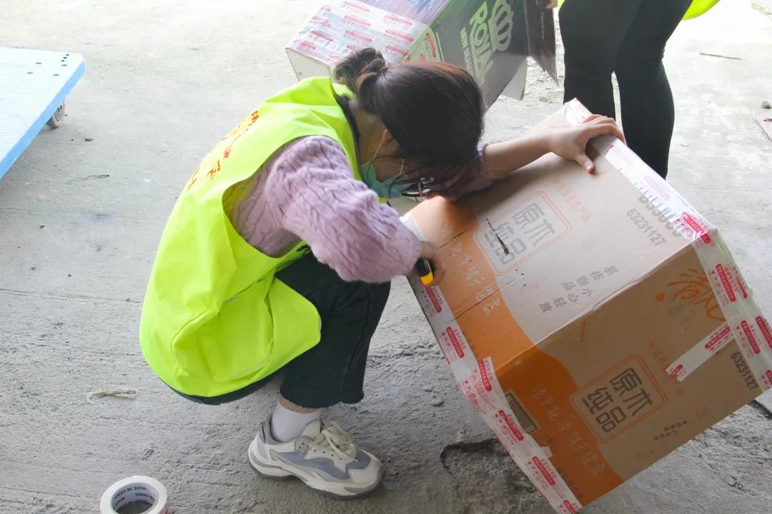浙动保金华中心“关爱动物，温暖宠心”活动圆满结束