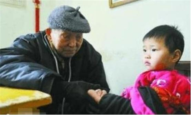 103岁日本逃兵，在中国行医70年，临终前说：我只