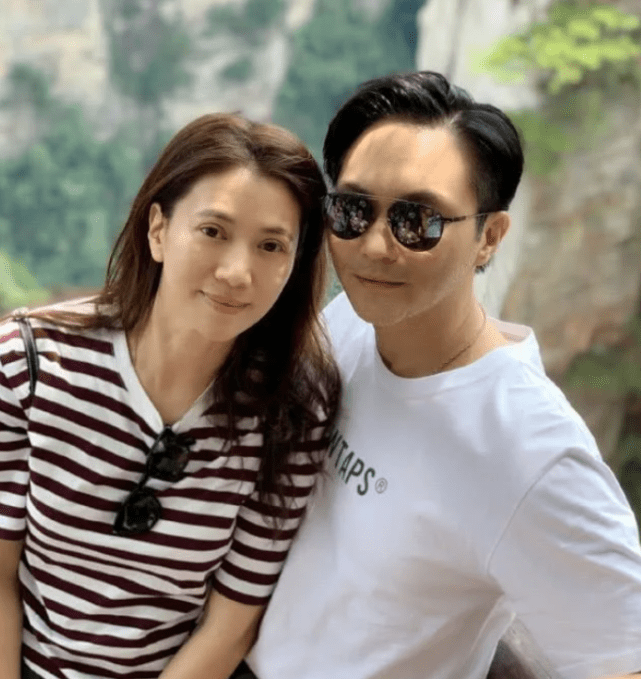 袁咏仪携章子怡容祖儿等为老公庆生，她无惧被艳压素颜出镜超自信