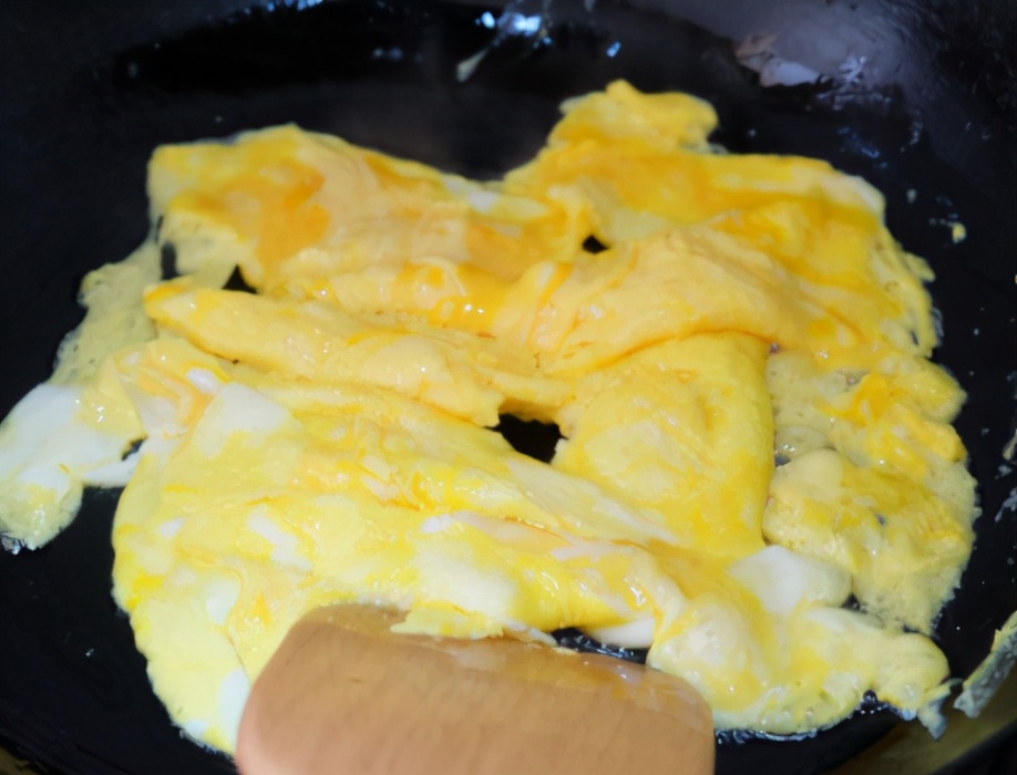 图片[4]-杏鲍菇炒鸡蛋的做法步骤图 宁可不吃肉也要多吃-起舞食谱网