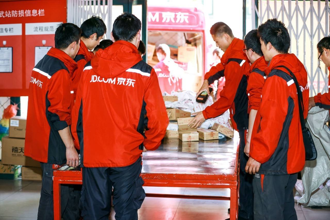 刘强东押对宝了！民航局宣布决定，马云取巧终付出了代价