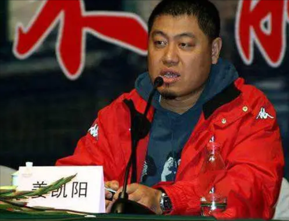 《情深深雨蒙蒙》中的“可云”，巅峰期隐退，如今怎么样了