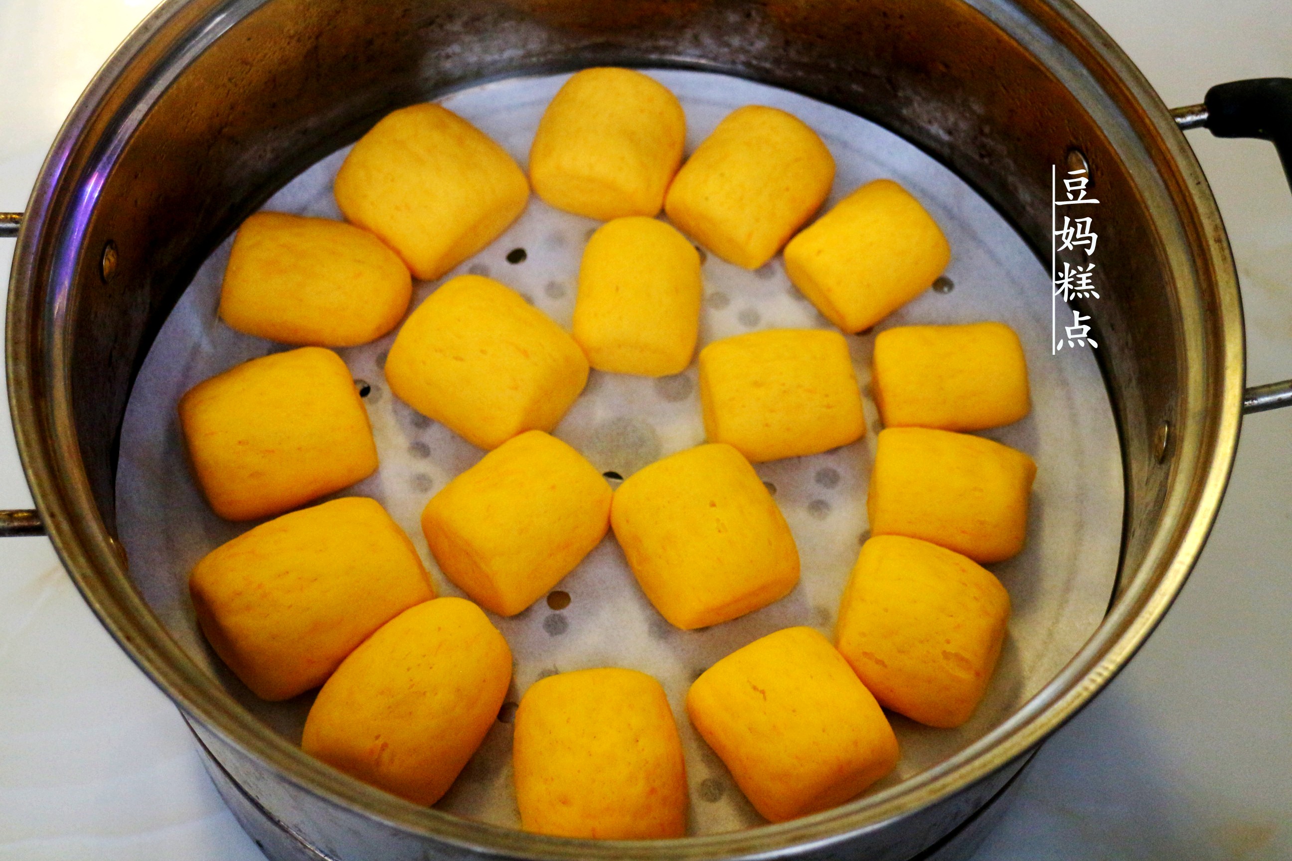 家有孩子，我常做这类小馒头，只需10分钟，柔软好消化