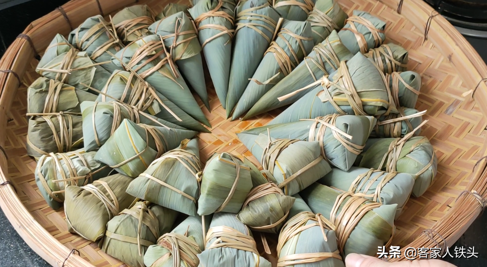 端午节粽子，客家人最爱这一个老传统味，一次煮2锅，连吃5个不腻