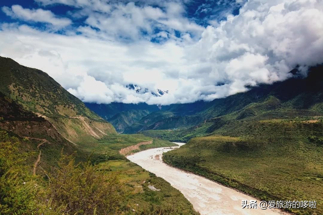 The best place to travel in October-November, the late autumn tour bus is about to depart