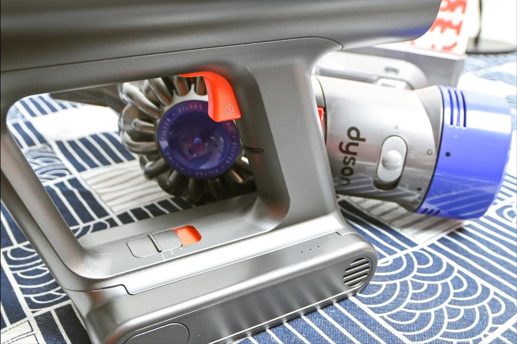 Is Shunzao Z11 Max suction drag version "active hair cut" vacuum