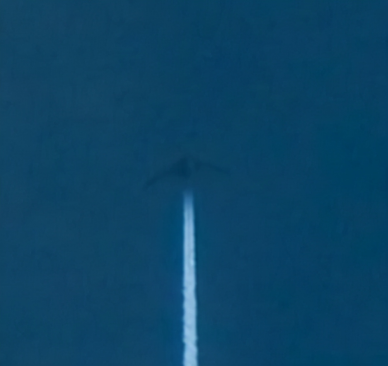 未知隱形飛機闖入菲律賓上空，美國趁機抹黑中國，稱是中方的轟20