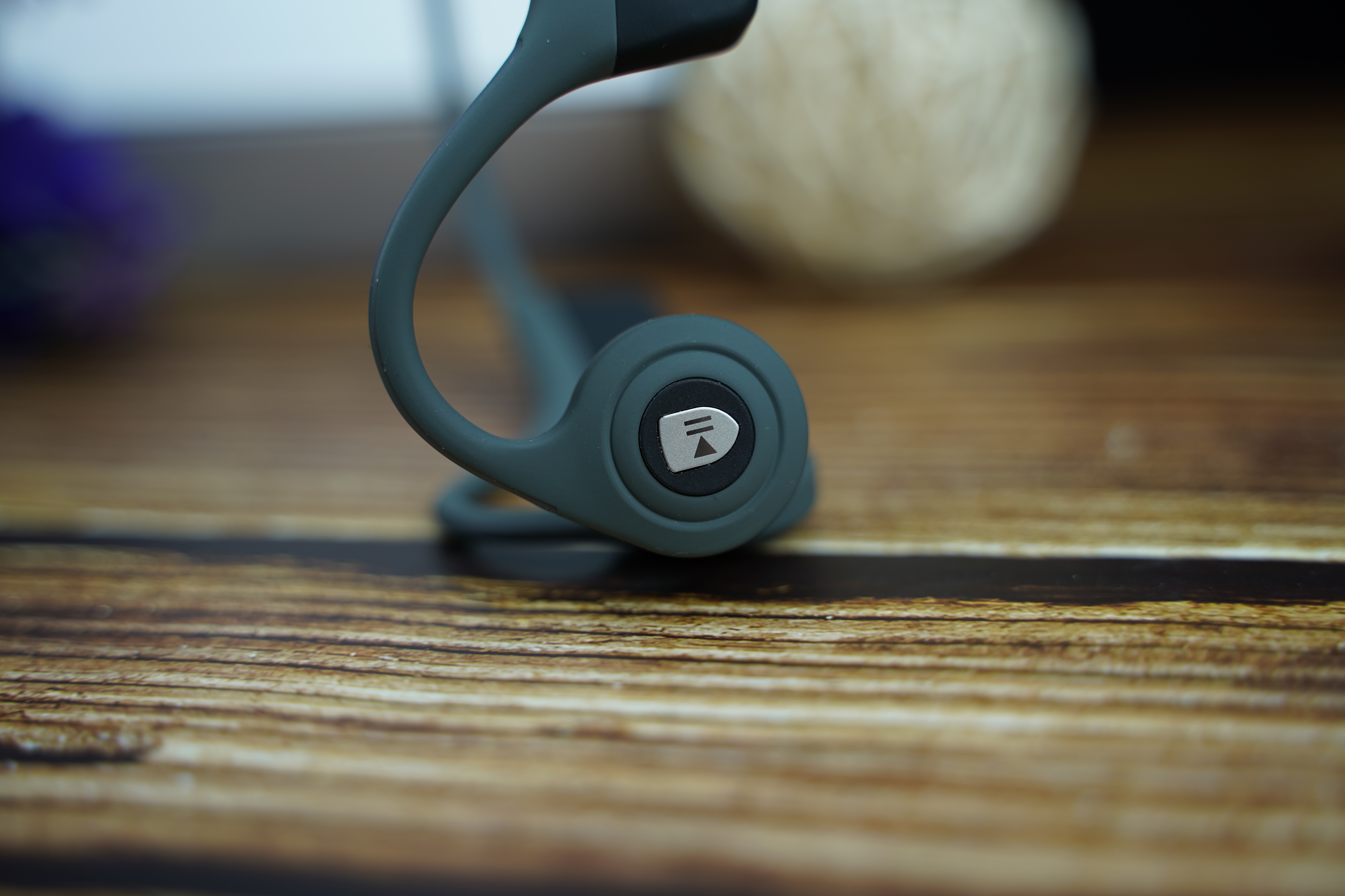 轻便，不伤耳。再遇nineka（南卡）runner骨传导耳机