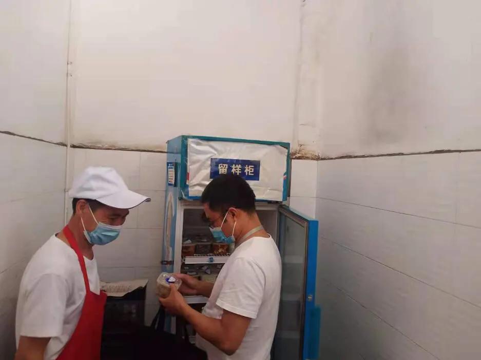 内江市市场监管局高新区分局铁腕执法确保食品安全