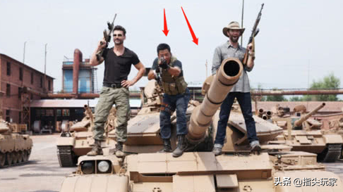 吴京没有军人身份，也没有军权，为什么能借到