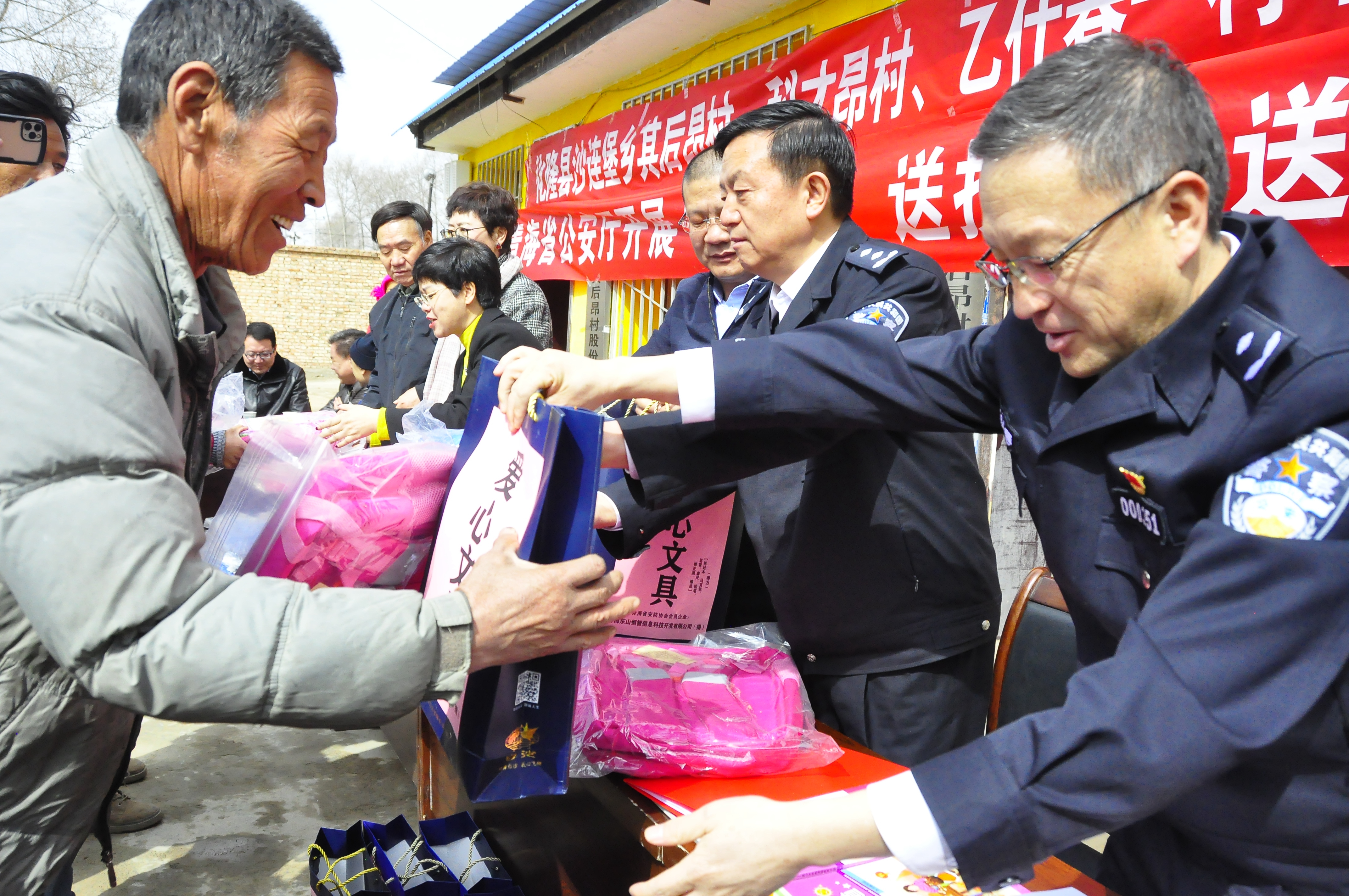 多方齐发力“三送”促振兴