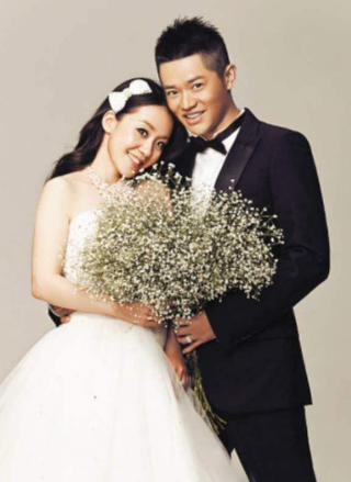 难怪凤凰传奇做不成夫妻，原来玲花嫁给了音乐