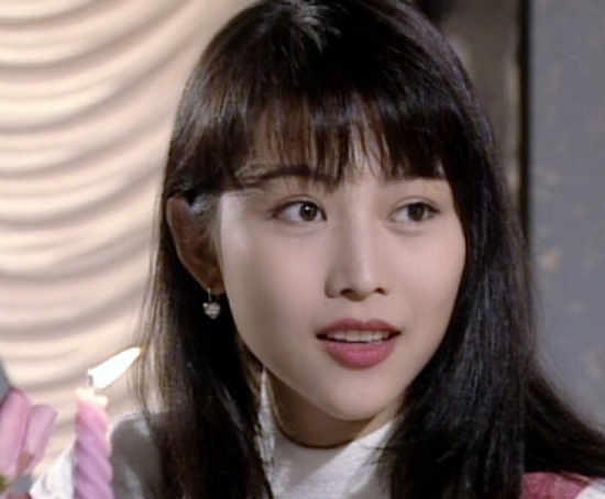 蔡少芬年轻时也是香港女神，秒杀现在圈中很多