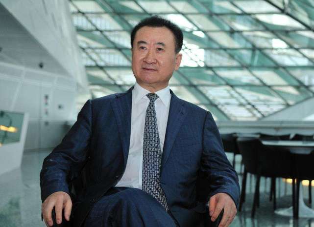 被龚虹嘉抛售后，王健林引入30亿国资，或许他将重登中国首富