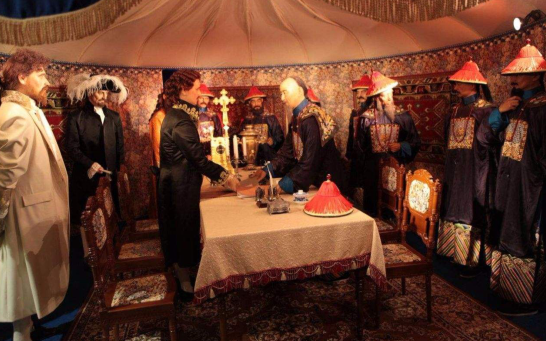 康熙自称亚历山大后裔，乾隆知道法国大革命，