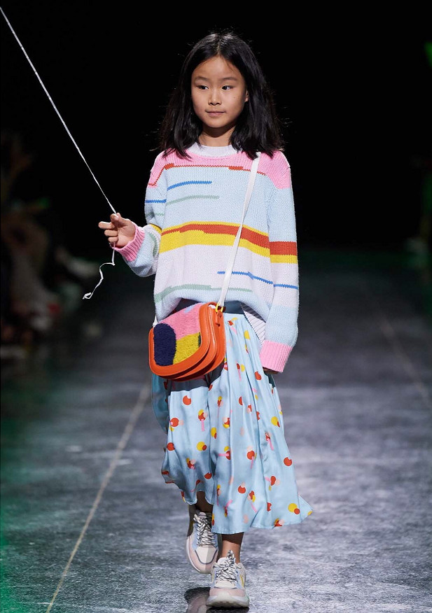 佟大为大女儿长相惊艳！完美撞脸王祖贤，二女