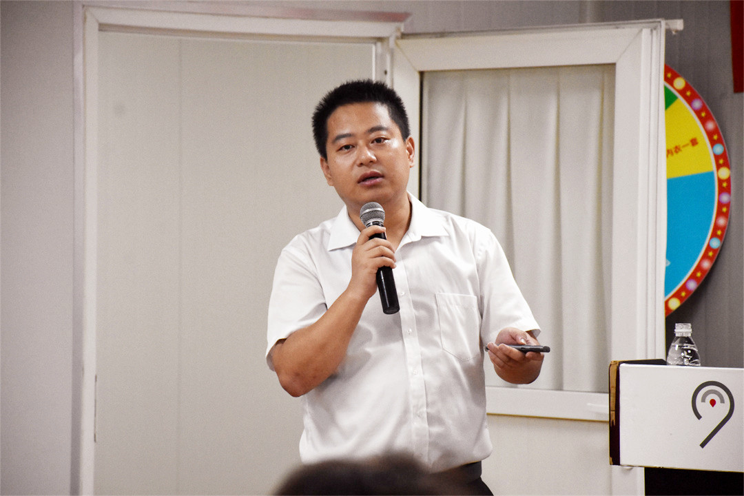 尊重知识产权 维护市场经济：法律讲堂走进九龙广场
