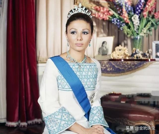 伊朗末代皇后，拥有世界上最大的粉钻，晚年靠卖珠宝为生