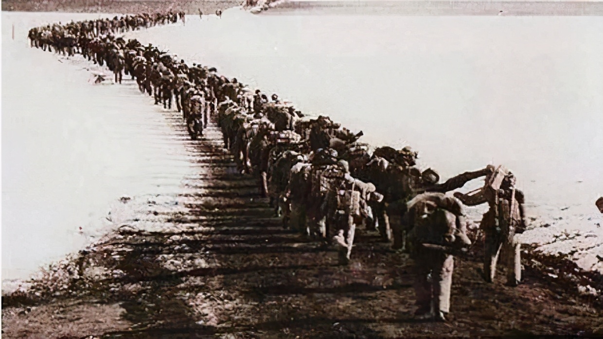 历史比电影《金刚川》更惨烈，2500枚炸弹都没炸毁“生命之桥”