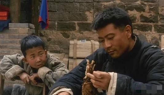 巨兴茂的心酸成名史，靠“扮丑”出名，从配角