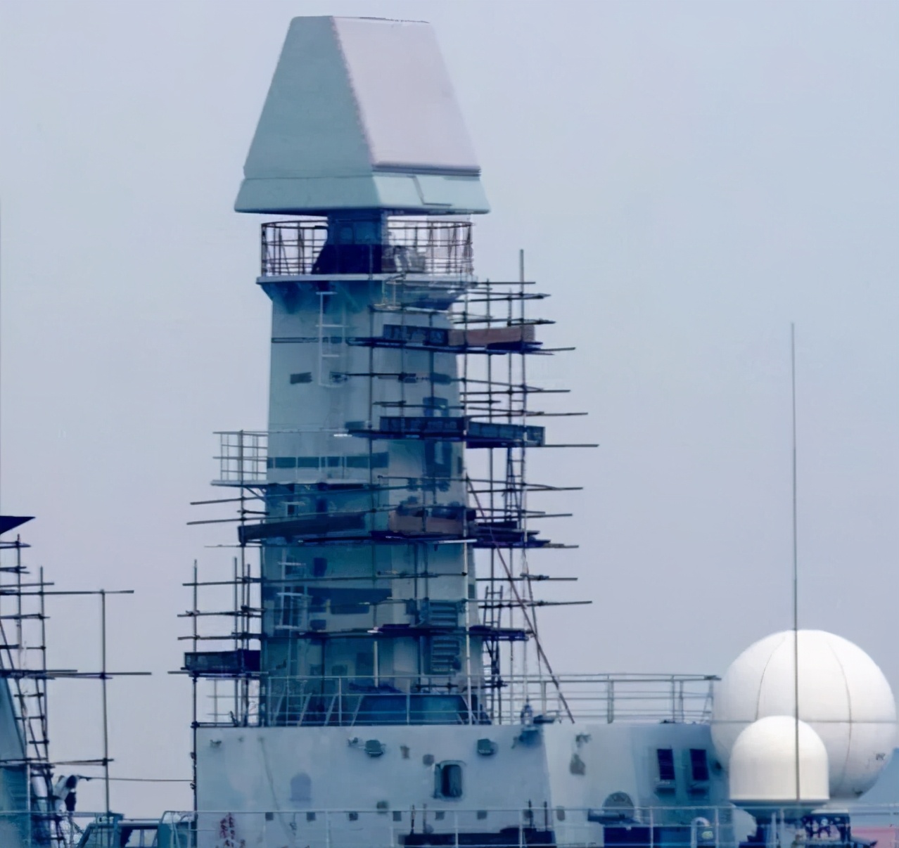 对歼20隐身？日本新型护卫舰完工在即，中国054B如何借鉴？